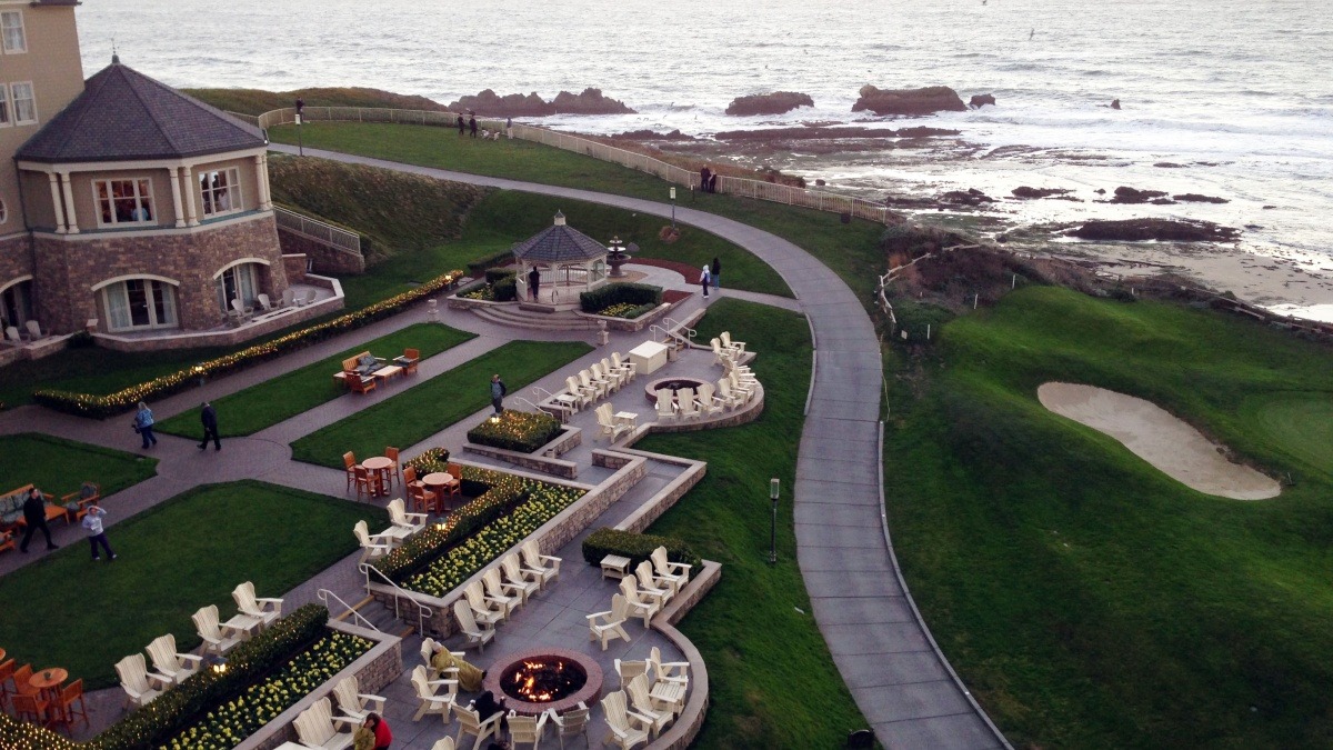 Puttin' on the Ritz for Christmas | Sports Leisure Vacations