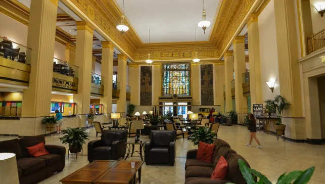 Drury Plaza hotel lobby by Mark Levisay