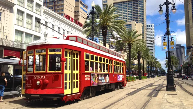 New Orleans streetcar by Didier Moïse