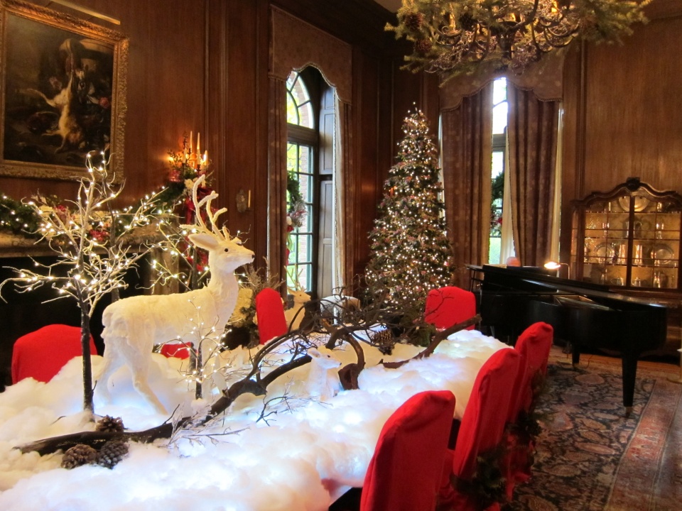 Inside Filoli mansion with Christmas decorations